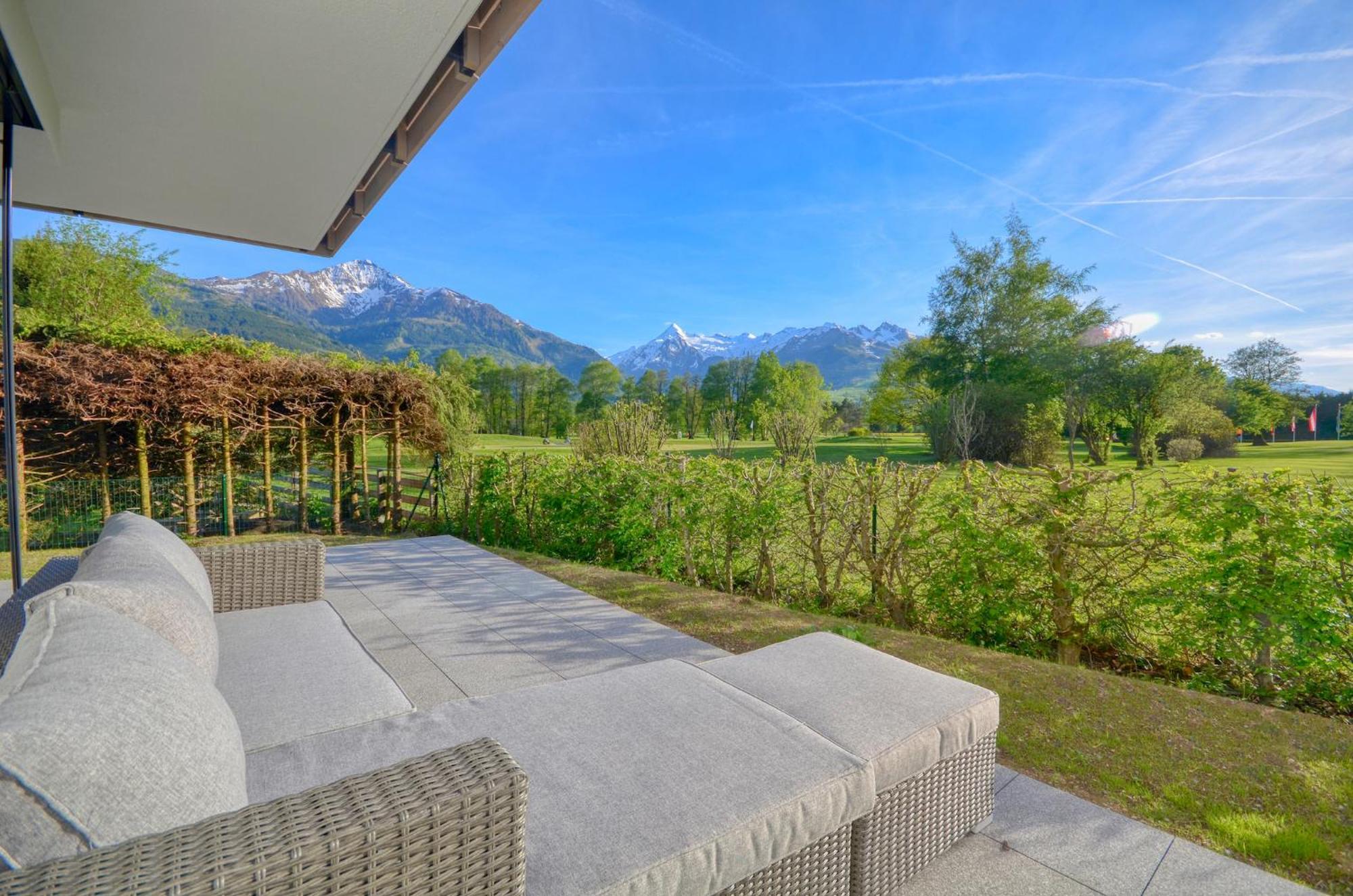 Golf & Glacier View - By Alpen Apartments Zell am See Exterior photo